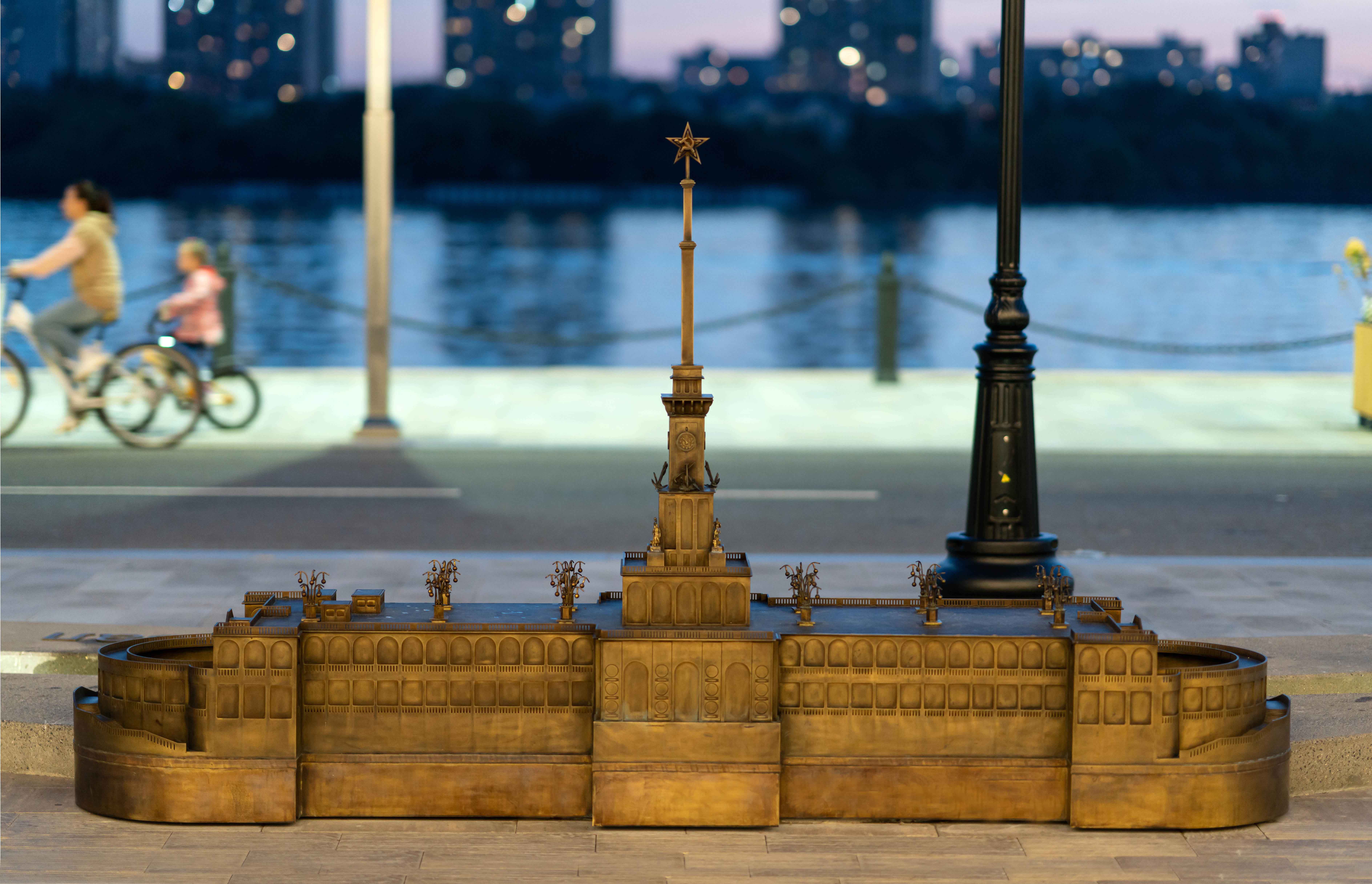 Арт объекты из латуни для парка Северного речного вокзала в г. Москва