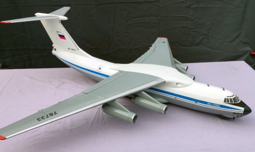 Масштабная модель самолета ИЛ 76 МД
